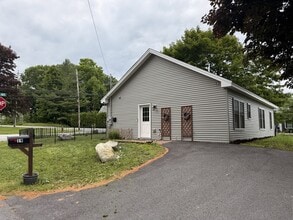 Building Photo - 19 Clearwater Ave