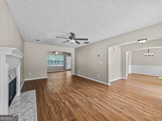 Foto del edificio - 80 Forest Brook Dr