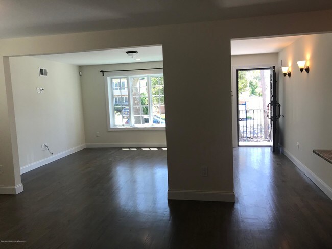 Building Photo - 47 Sideview Ave
