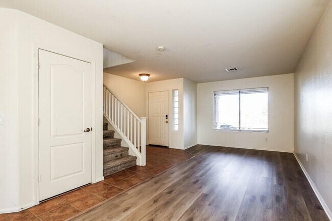 Foto del edificio - 12641 W Colter St