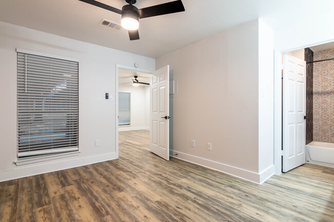 1BR, 1BA - 496SF - Tramor at Hunter's Glen