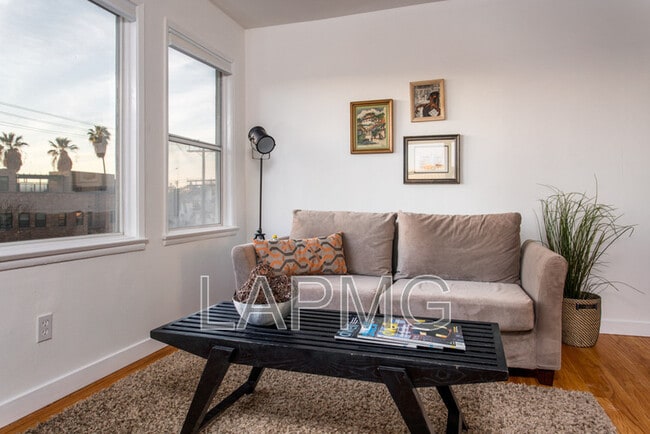 Foto del edificio - 1157 Bellevue Ave