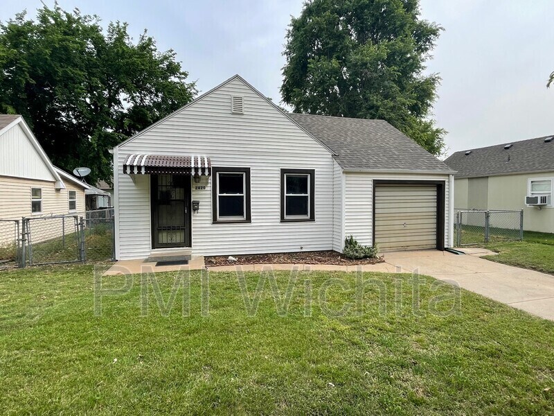Primary Photo - 2420 W St Louis St