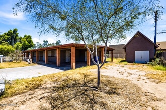 Building Photo - 3905 W Almeria Rd