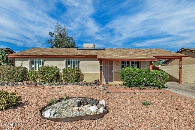 Building Photo - 3234 E Friess Dr
