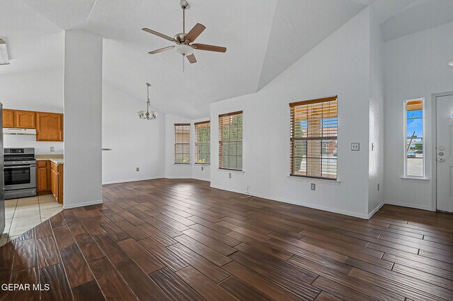 Foto del edificio - 14336 Puentecillas Dr