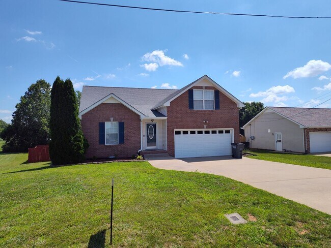 Building Photo - 645 Buttercup Dr