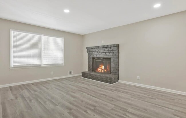 Building Photo - 3558 Troutdale Ct