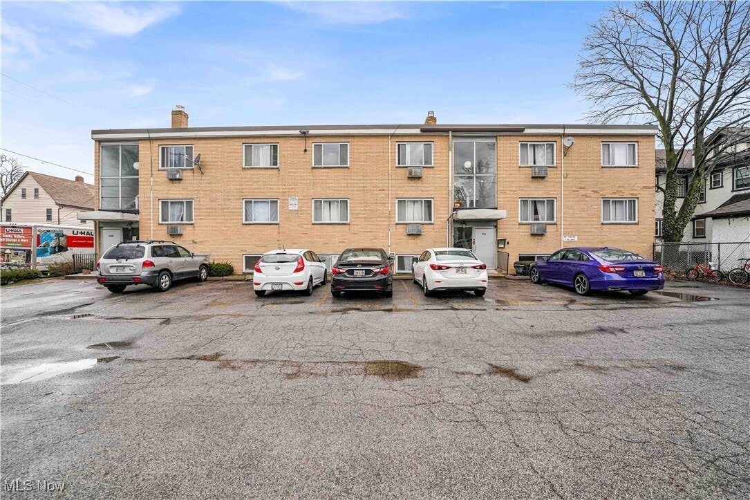Primary Photo - 1415 Wyandotte Ave