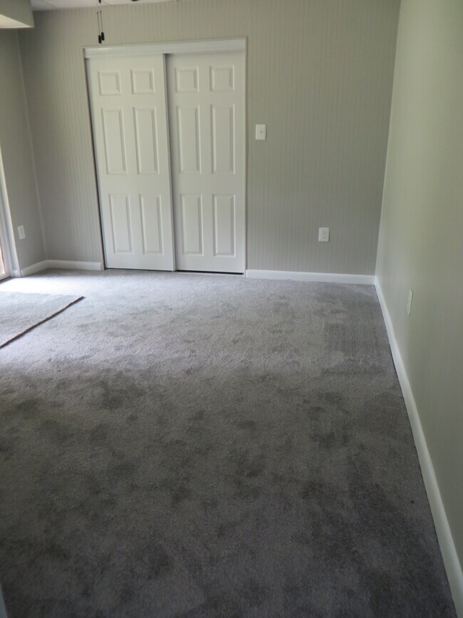 22025 Evergreen Mills Rd Unit Basement Apartment, Leesburg, VA 20175