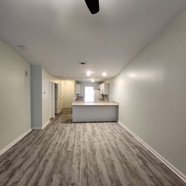 Foto del edificio - 5061 Wheeler Lake Rd