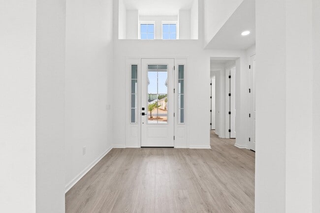Building Photo - 9511 Paradise Dr