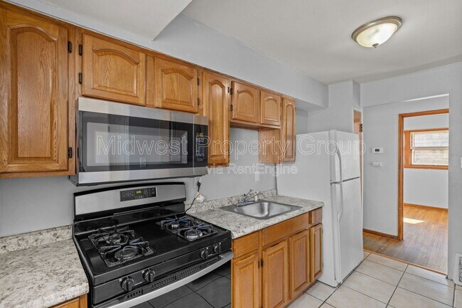 Foto del edificio - 405 Cameron Rd