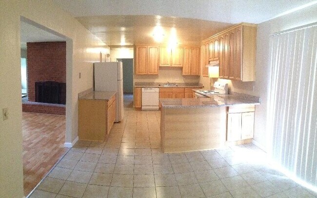 Building Photo - 10362 Greenwood Ct