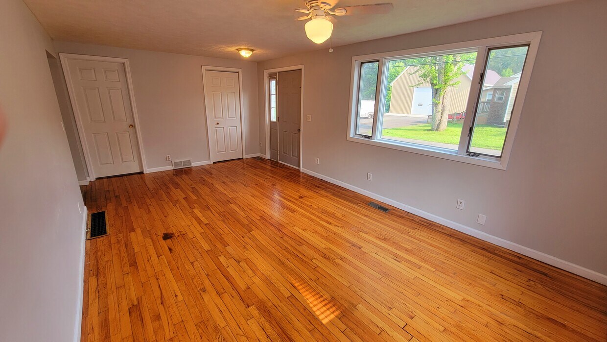 7943 Owasco Ave, Cicero, NY 13039 Apartments in Cicero, NY