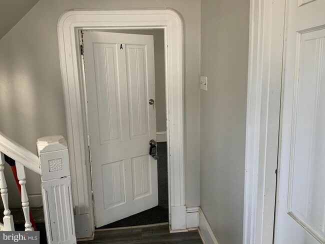 Building Photo - 433 Bentley Ave