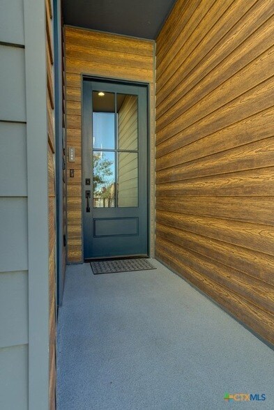 Building Photo - 1208 N Academy Ave