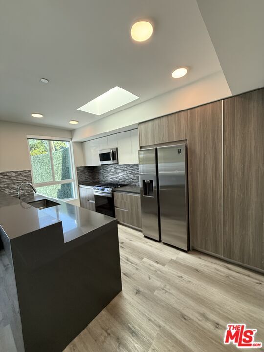 Foto del edificio - 4806 Sylmar Ave