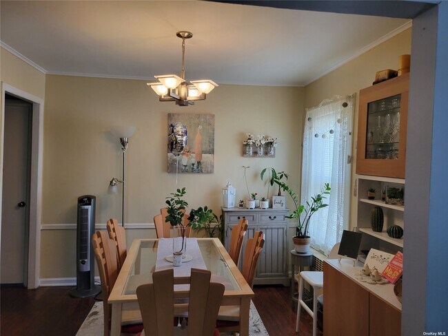 Building Photo - 64 Dawes Ave