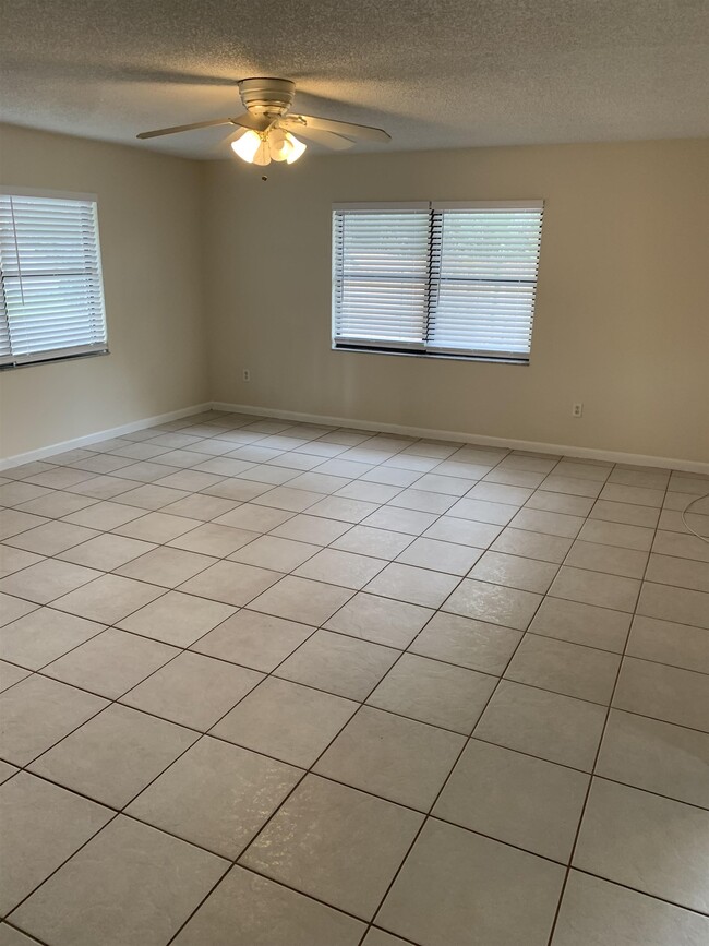 Building Photo - 200 Sevilla St