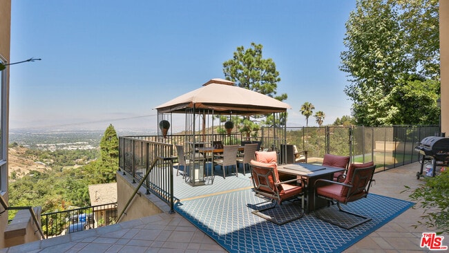 Building Photo - 14445 Mulholland Dr
