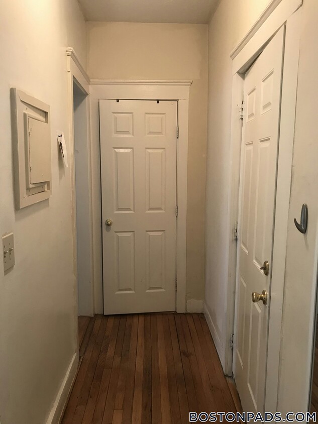Primary Photo - 19 Peterborough St