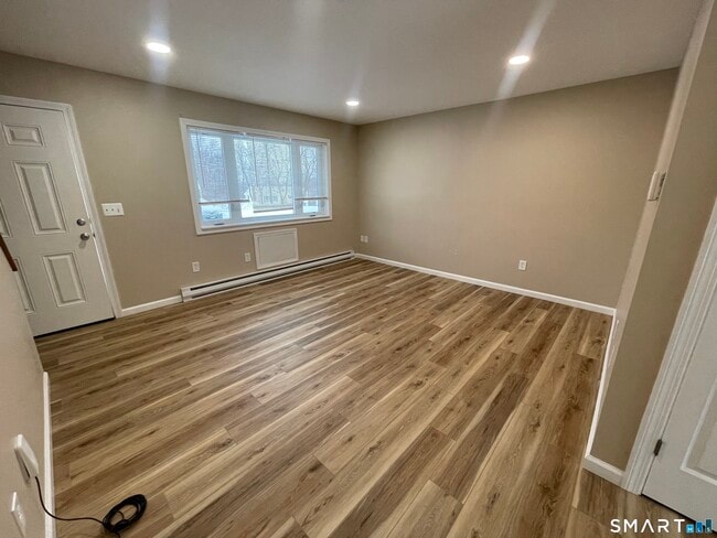 Building Photo - 373 Wolcott St