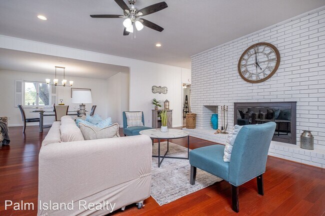 Foto del edificio - 5 br, 4 bath House - 8935 Scenic Hills Dr.
