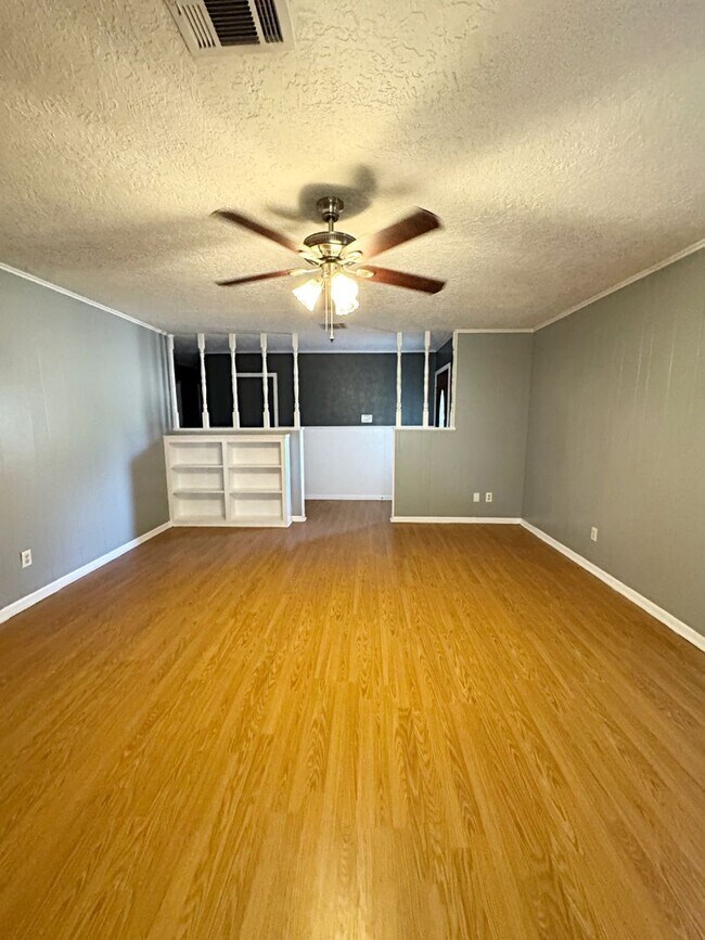 Foto del edificio - 1011 Gene Dr