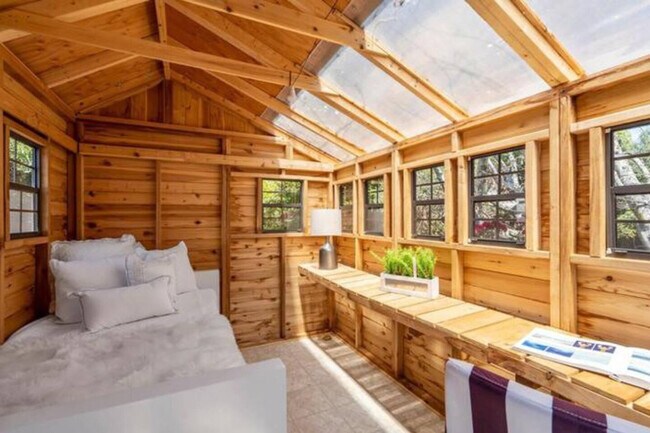 Foto del edificio - 1683 Toledo Ct