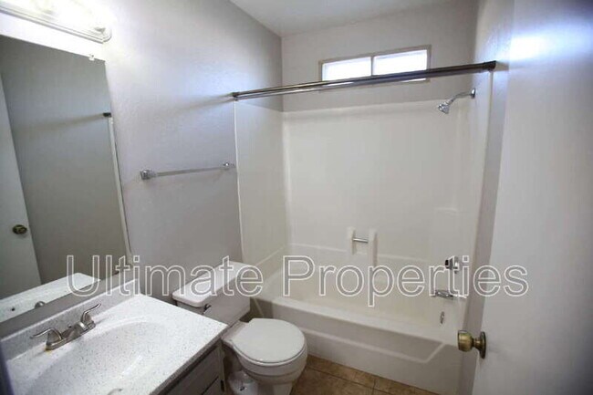 Foto del edificio - 401 W Utopia Rd