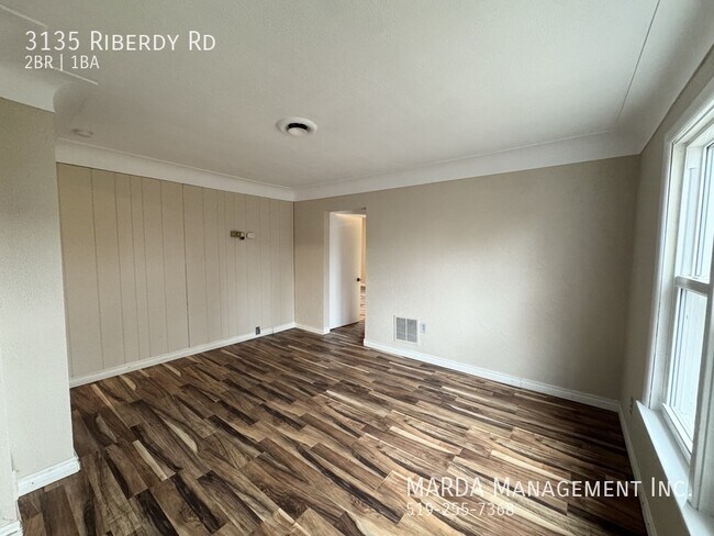 Building Photo - CHARMING 2 BED/1BATH BUNGALOW W/ POOL + UTILITIES