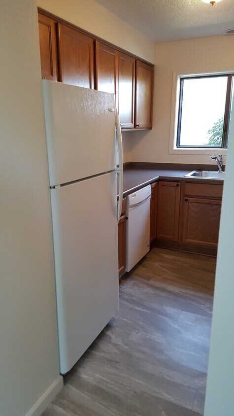 Kitchen - 38640 Pleasant St