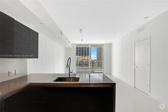 Building Photo - 1080 Brickell Ave
