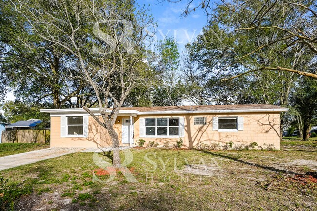 Building Photo - Prepare to be impressed by this 3 bedroom,...