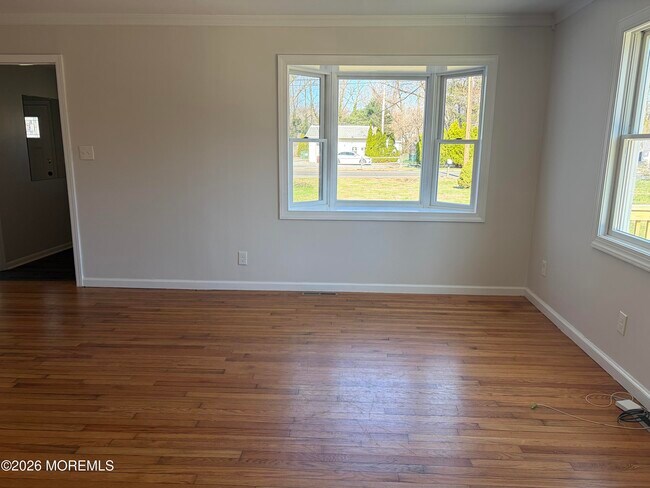 Foto del edificio - 633 Hulses Corner Rd