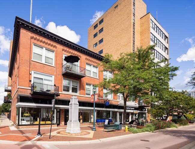 Primary Photo - Peregrine Square