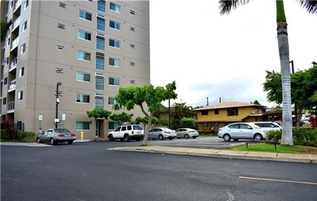 Foto del edificio - 2 Bed / 1 Bath / 1 Parking in Plantation T...