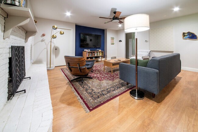 Foto del edificio - The Perfect Blend of Comfort, Style & Functionality in Ridglea Hills!