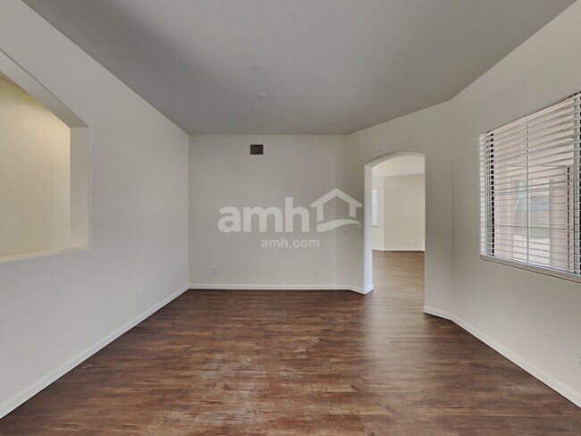 Foto del edificio - 10191 N Tarheel Pl