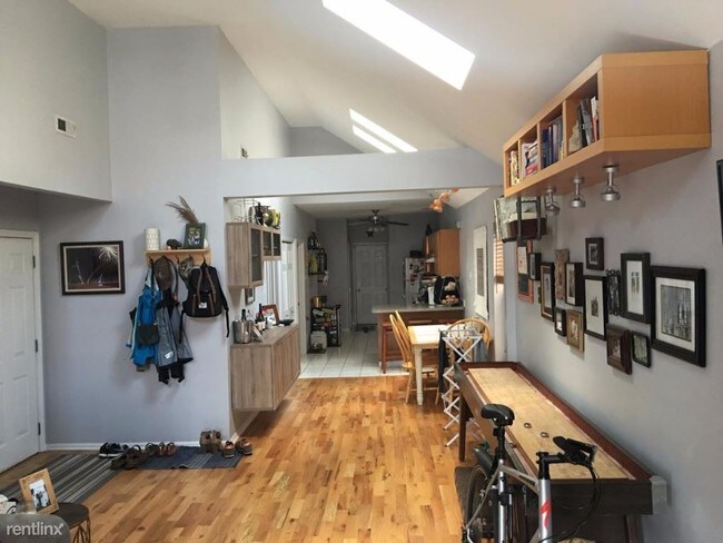 Foto del edificio - 1552 N Ashland Ave
