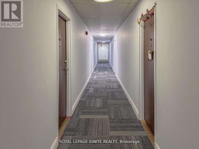 Building Photo - 3455-3455 Morning Star Dr