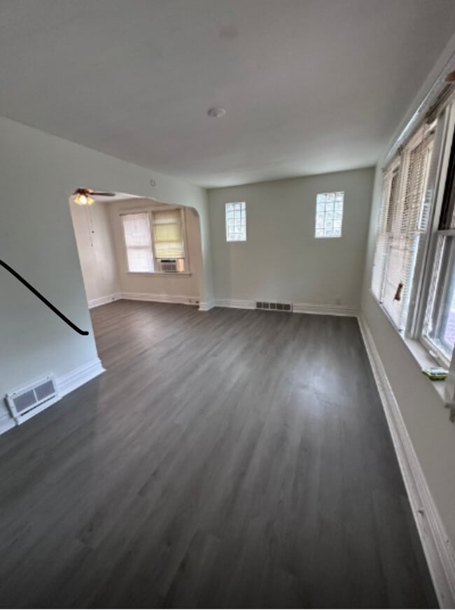 Foto del edificio - 4914 Alcott Ave