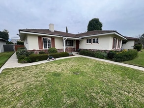 Building Photo - 139 E Dexter St