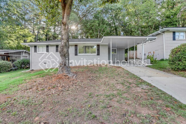 Building Photo - 2890 Delowe Dr
