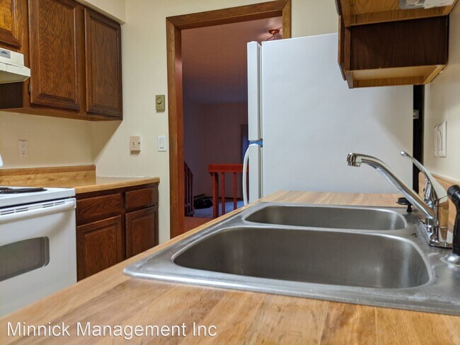 Building Photo - 2 br, 1 bath House - 220 S 16th Unit D