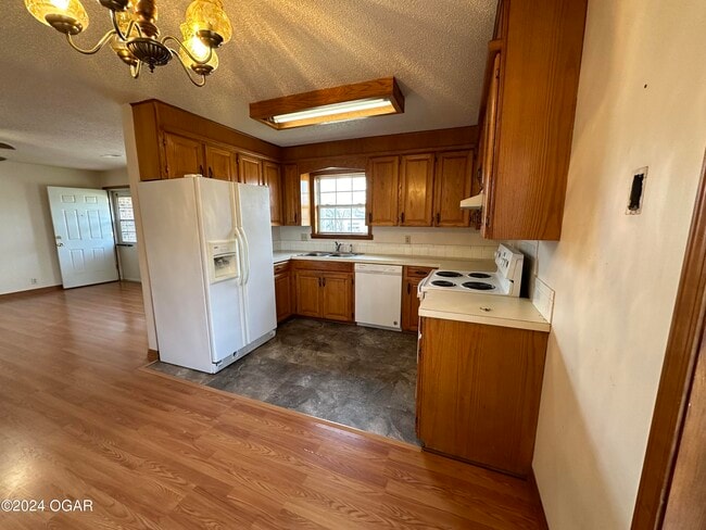 Building Photo - 4227 S Joplin Ave