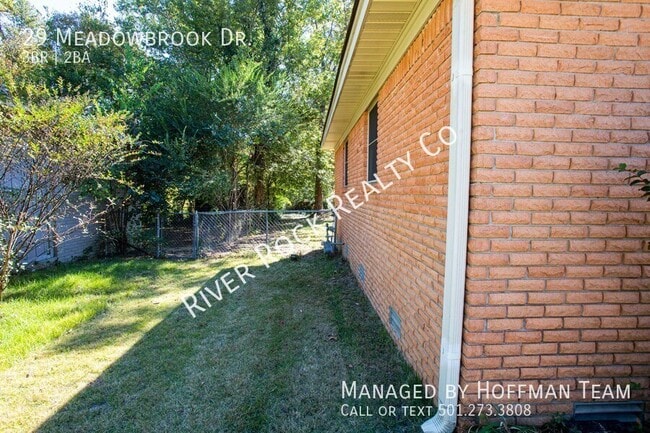 Foto del edificio - 29 Meadowbrook Dr