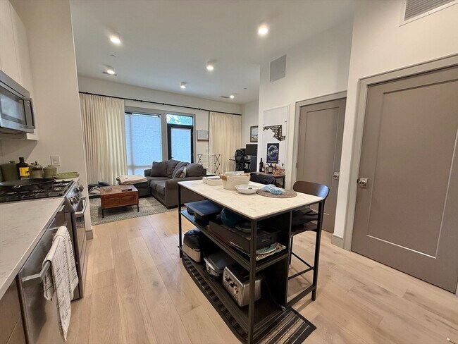 Foto del edificio - 101 N Beacon St