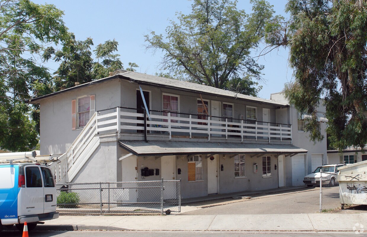 Foto del edificio - 3825-3843 Sedgewick Ave